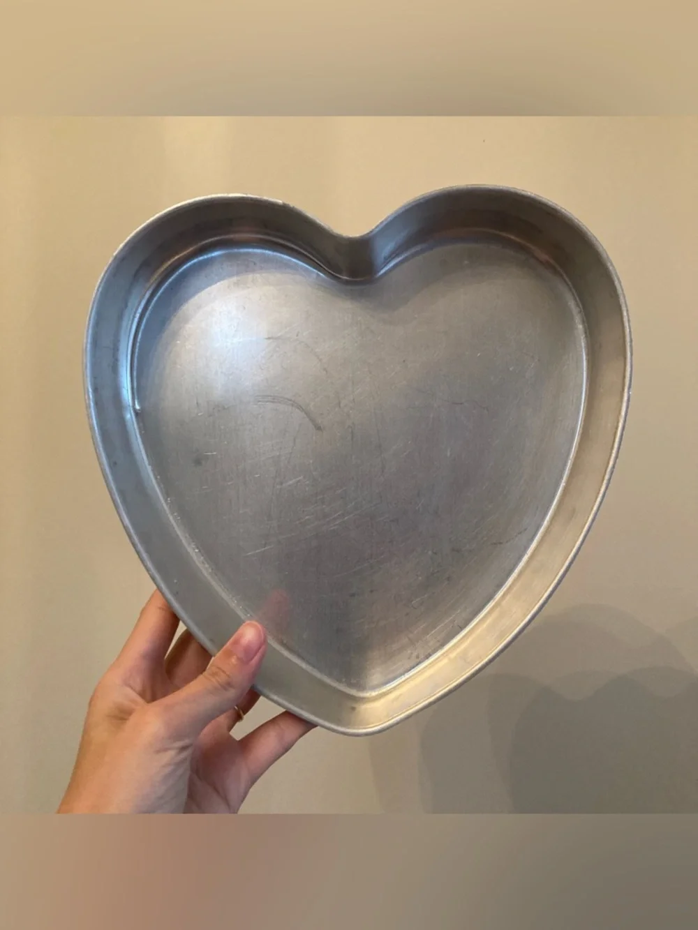 4/$10 - Set of 2 Heart-Shaped Aluminum 9” Cake Pans